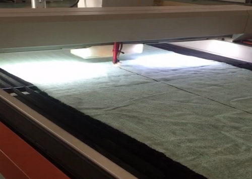 激光切割加工怎樣避免出現(xiàn)掛渣這一問(wèn)題